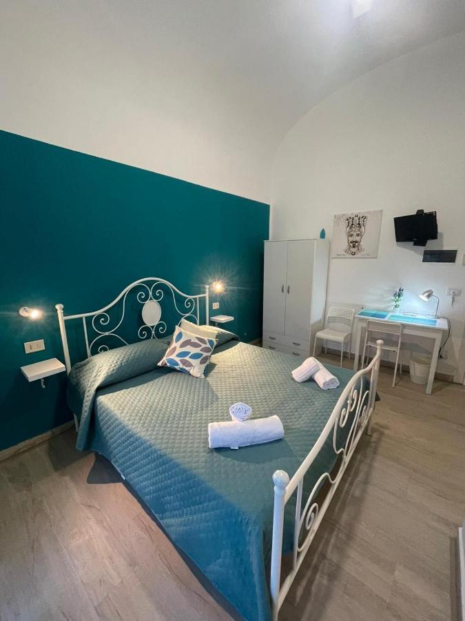 Maqueda Rooms Палермо Экстерьер фото